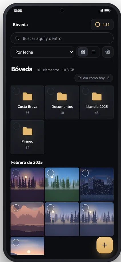 La bóveda abierta en el móvil: carpetas de viajes y documentos, y las fotos ordenadas por fecha.